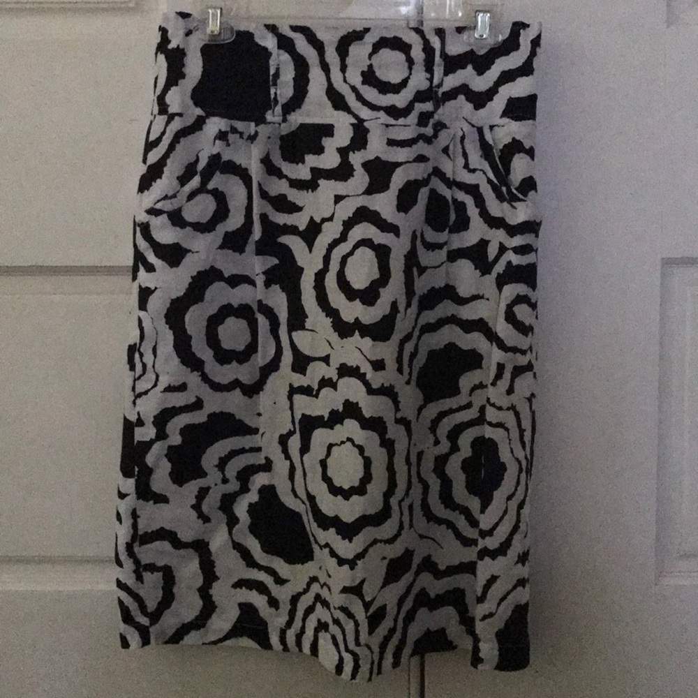 Apostrophe Skirt - Black & White - Size 4
